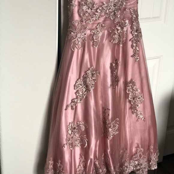 Evening Gown - Picture 6 of 7